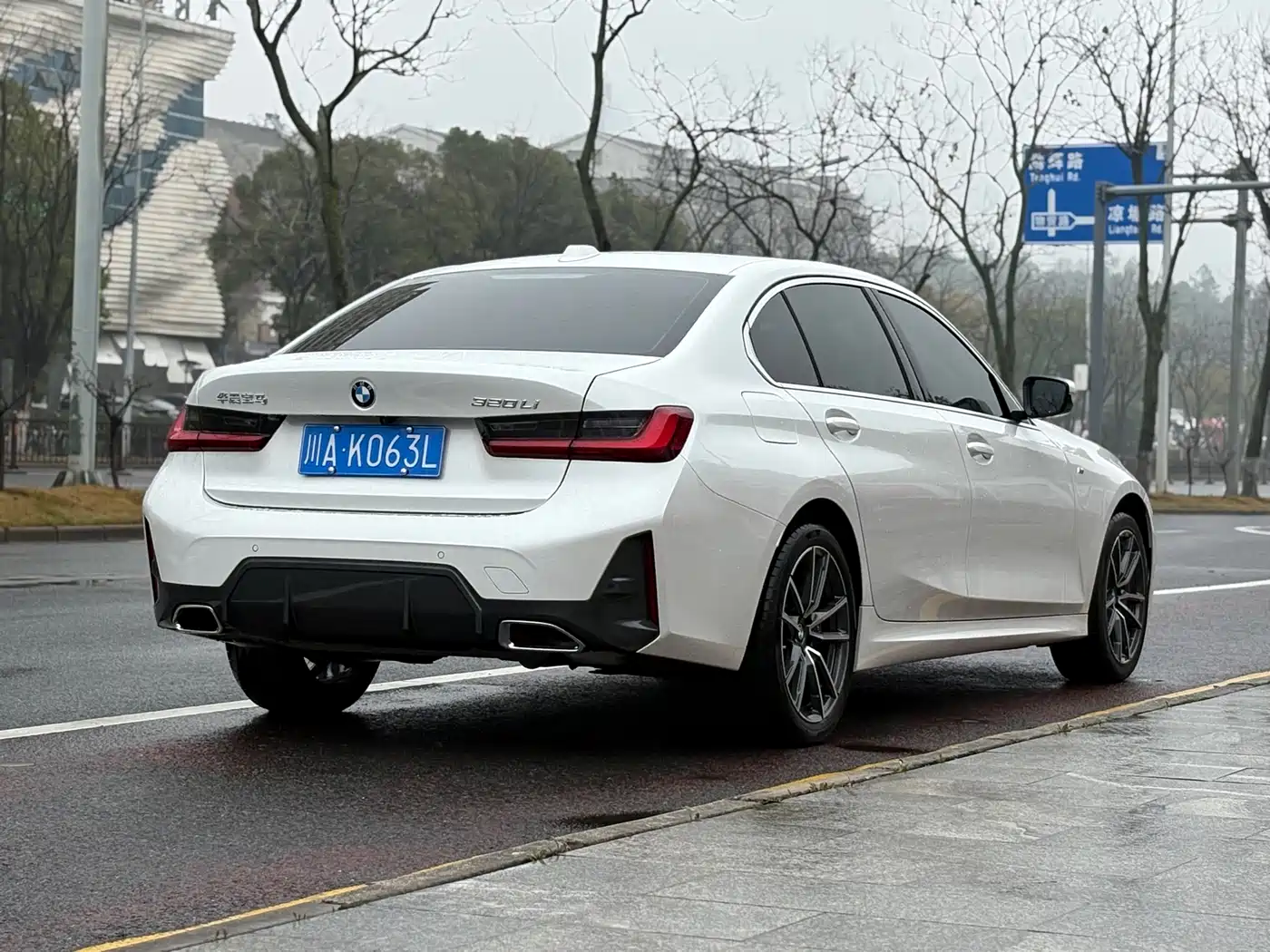 BMW 3 Series 2023 320Li M Sport Package фото 4