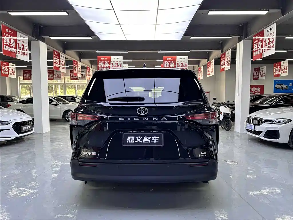 Toyota Sienna 2026 Model 2.5L Hybrid 2WD Comfort Edition фото 5