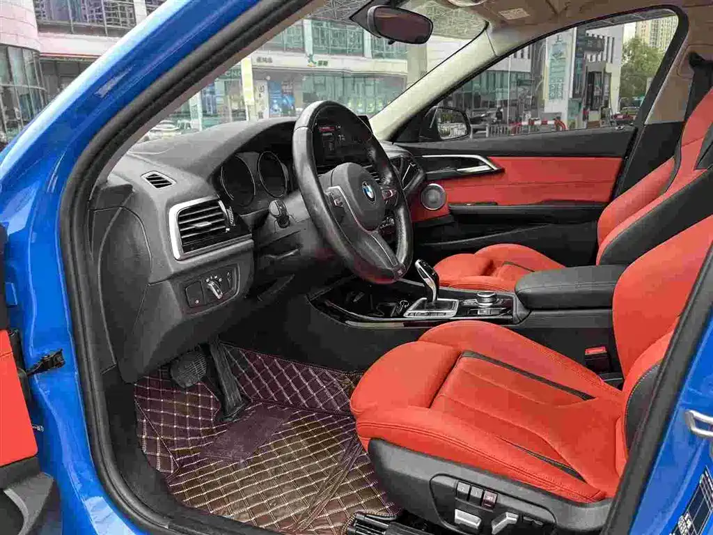 BMW 1 Series 2022 125i M Sport Shadow Edition фото 7