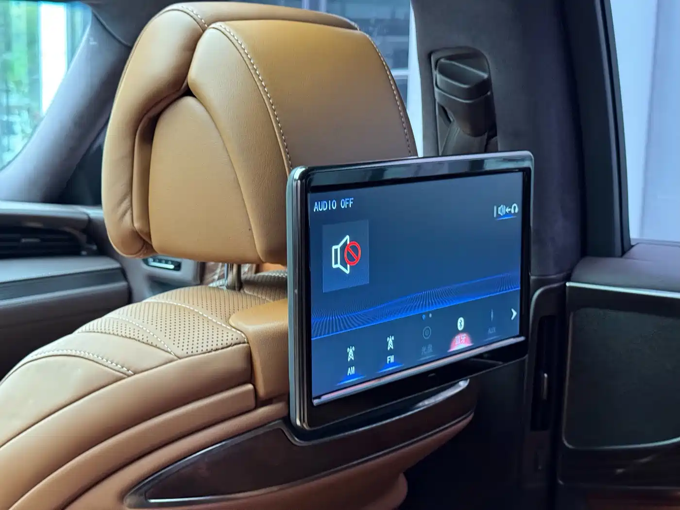 Lexus LS 2018 500h Executive Edition China VI фото 15