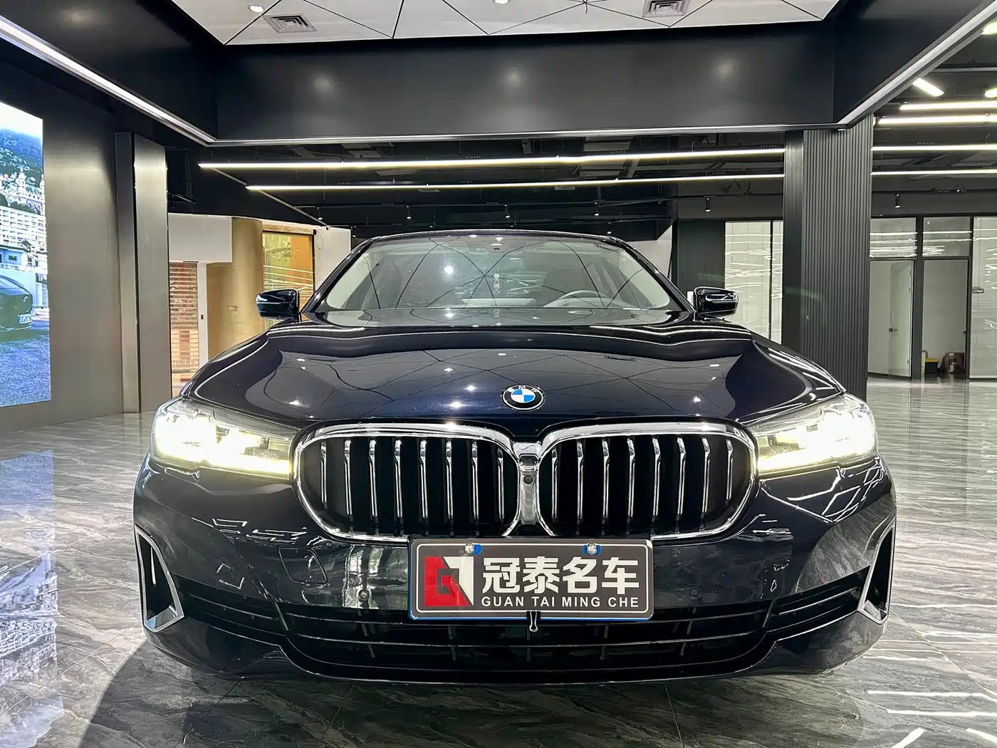 BMW 5 Series 2021 530Li Premium Luxury Package фото 2