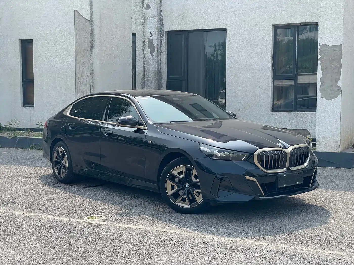 BMW 5 Series 2024 530Li Leading M Sport Package фото 3