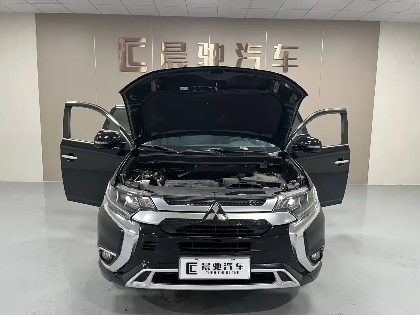 Mitsubishi Outlander 2022 2021 2.4L 4WD Deluxe Edition 7-Seater