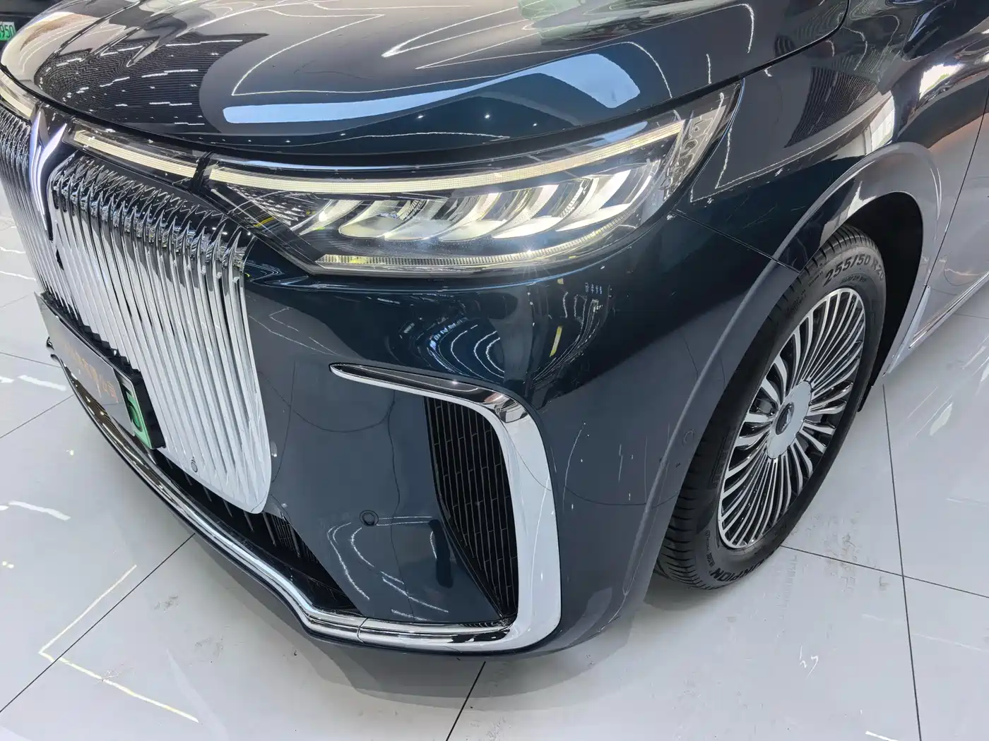 Voyah Auto Voyah Dreamer 2025 PHEV AWD Flagship Kunpeng Edition фото 4
