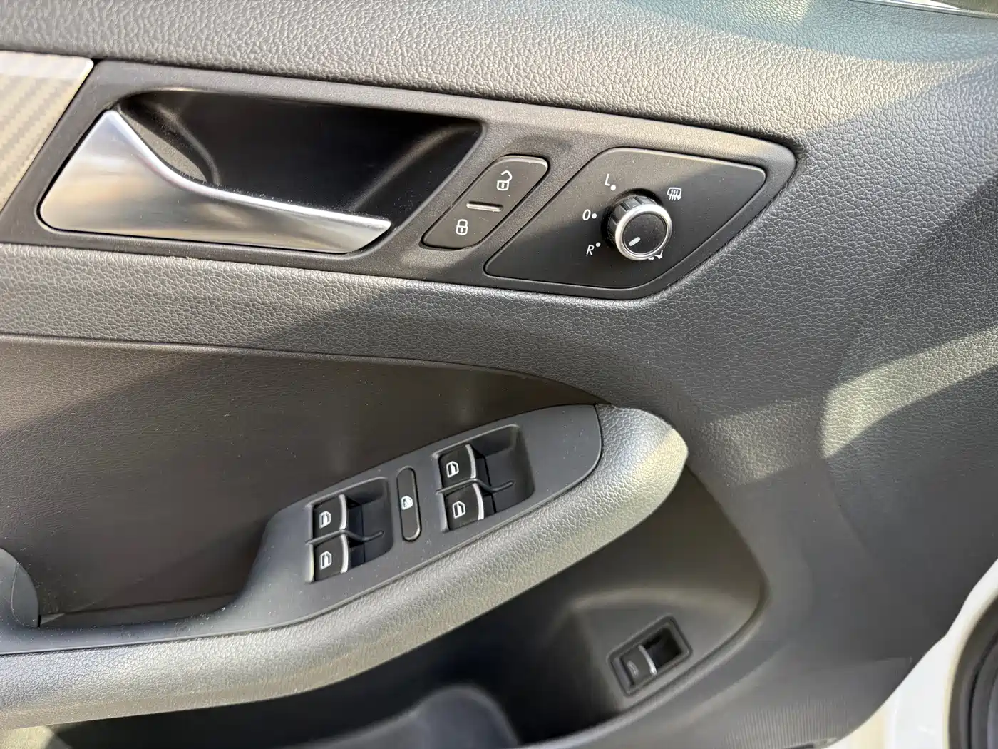 Volkswagen Sagitar 2013 2.0TSI GLI фото 12