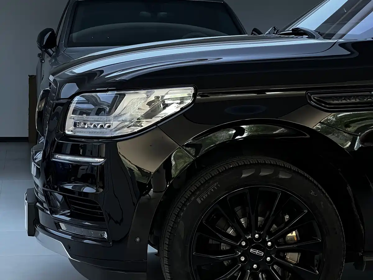 Lincoln Navigator 2019 3.5T Ultimate China VI фото 39