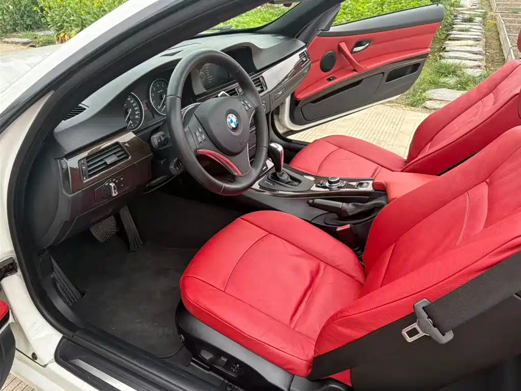 BMW 3 Series (Import) 2011 330i Convertible Coupe фото 9