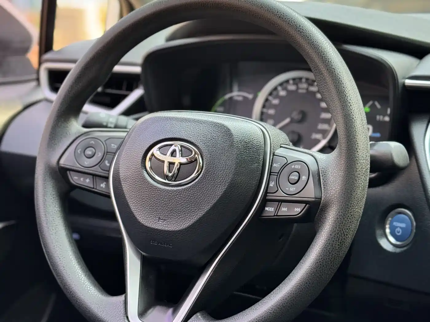 Toyota Corolla 2021 Hybrid 1.8L E-CVT Elite Edition фото 8