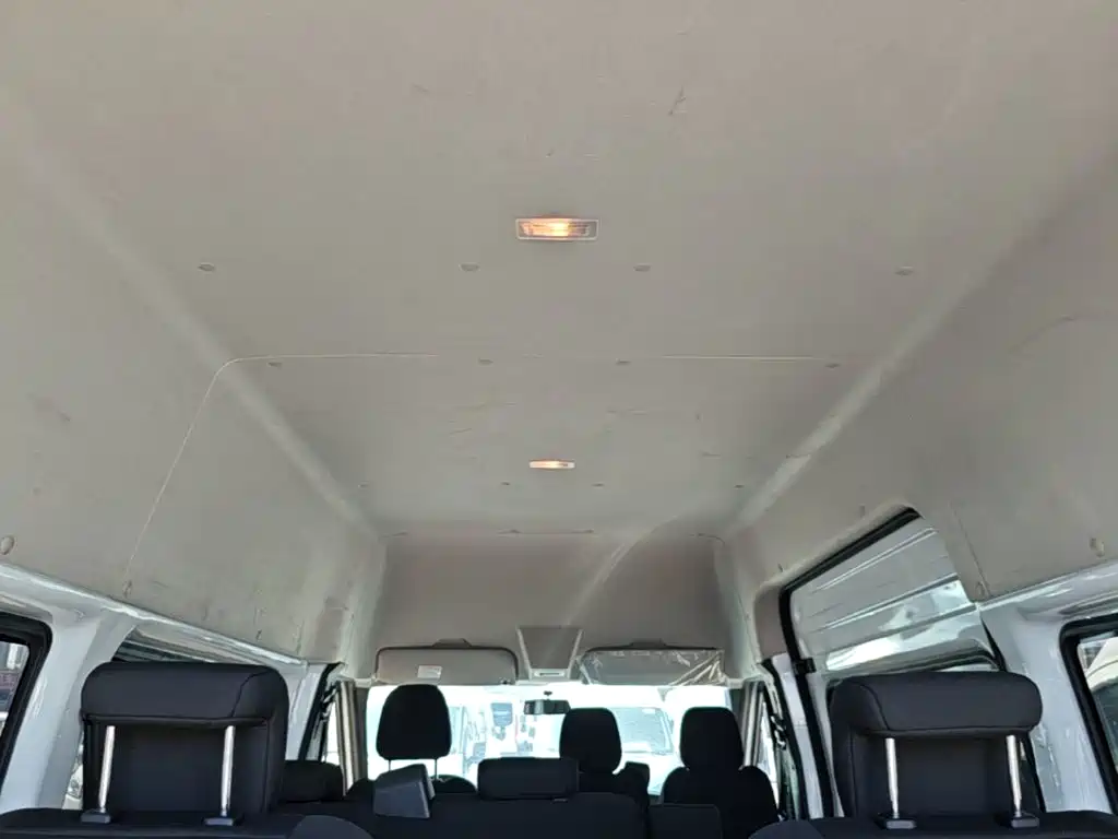 Jiangling JMC Fushun 2025 2025 Model 2.0T 6MT Diesel Medium Wheelbase Medium-High Roof Commercial MPV 7 Seats
