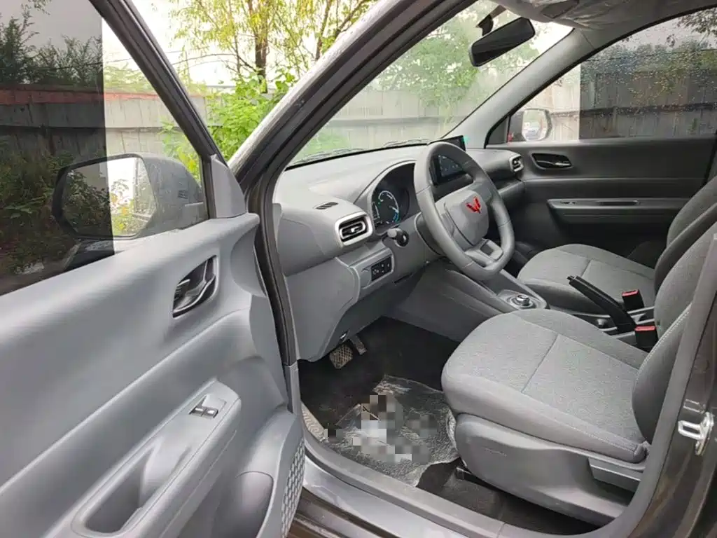 Wuling Motors Wuling Hongguang New Energy 2026 2025 Model Range Extender Hybrid 50KM Standard