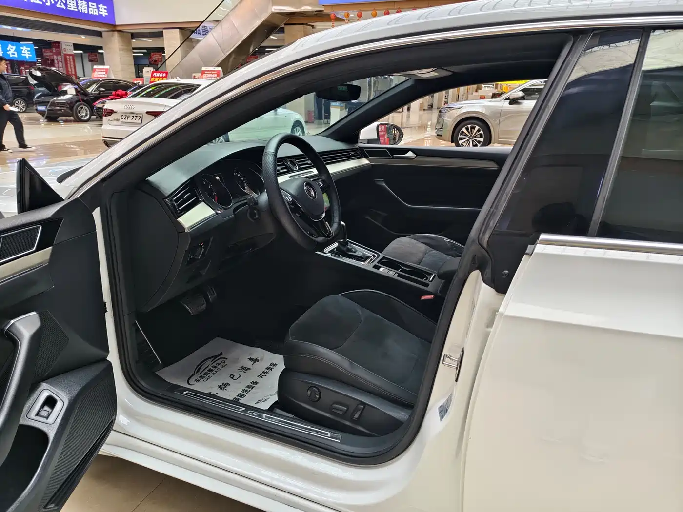 Volkswagen FAW-Volkswagen CC 2020 330TSI Elegance Version China VI фото 7