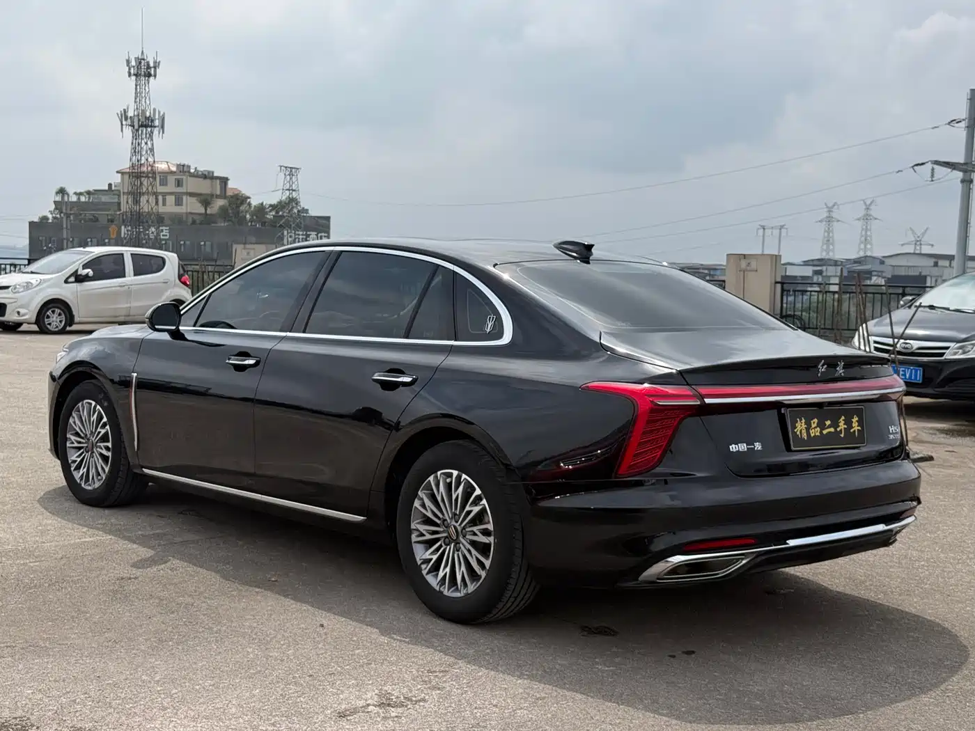 Hongqi H5 2024 1.5T DCT Smart Connect Flag Joy Edition фото 11