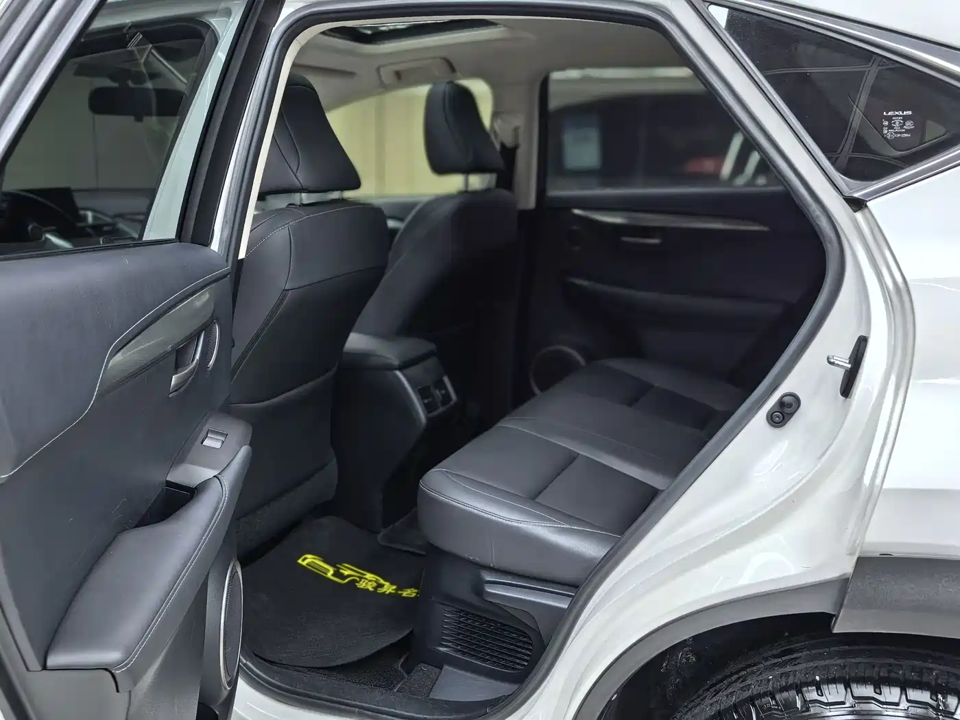 Lexus NX 2015 200t AWD F Sport фото 11