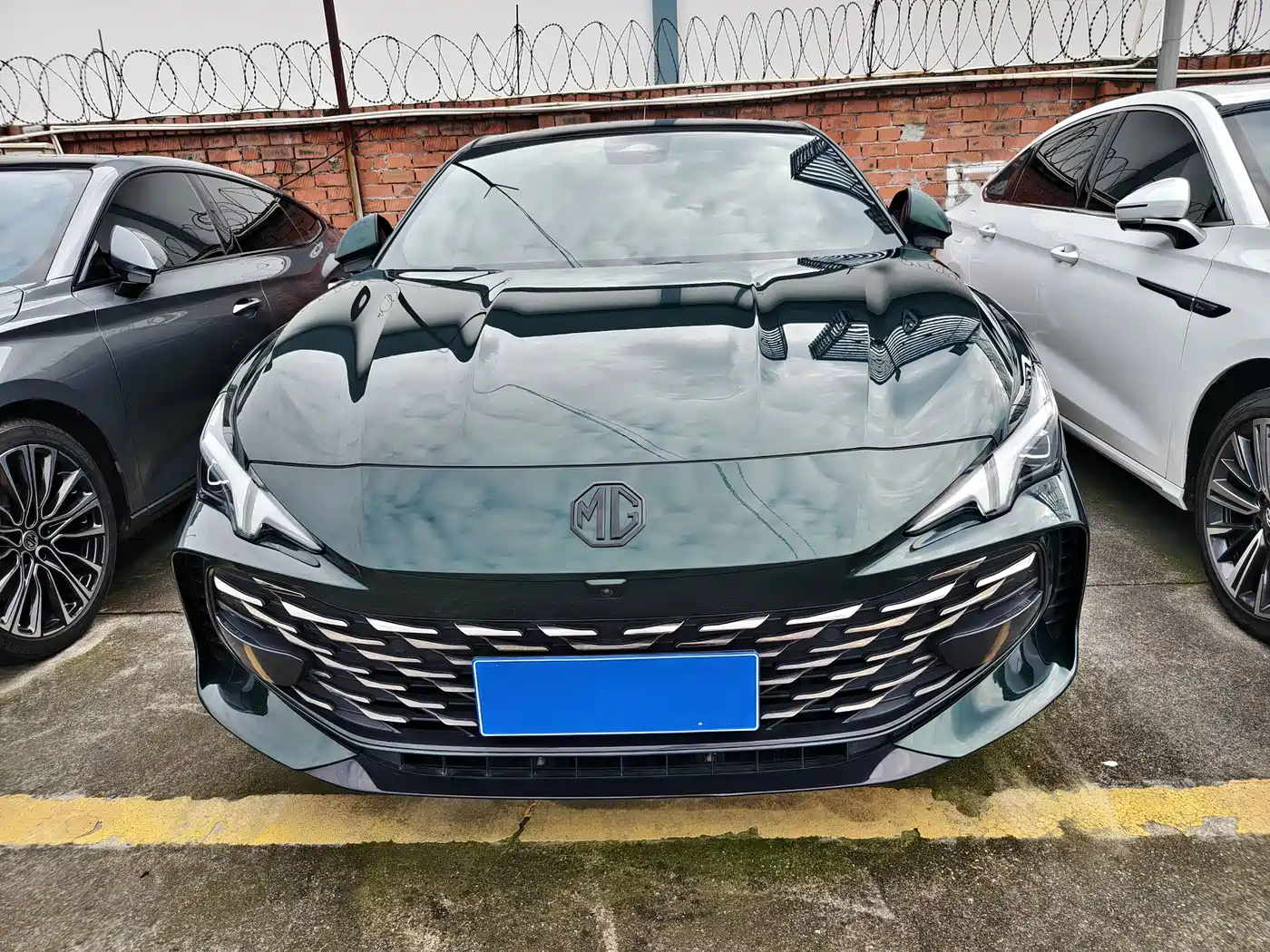 Photo 2 - MG MG7