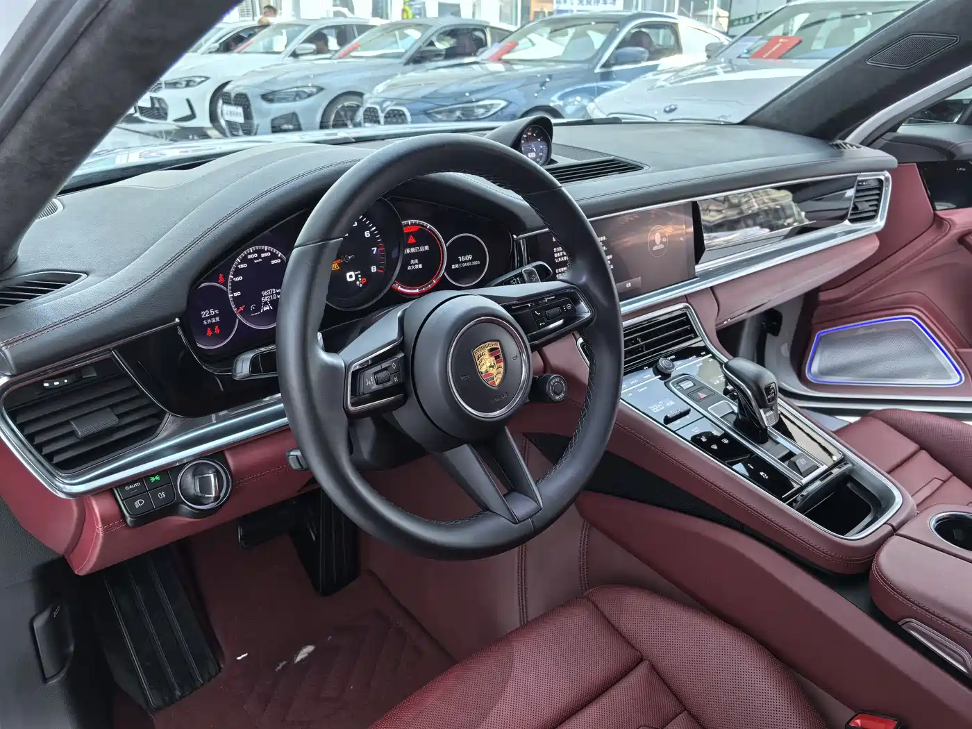 Porsche Panamera 2023 Panamera Executive Long Wheelbase Platinum Edition 2.9T фото 8