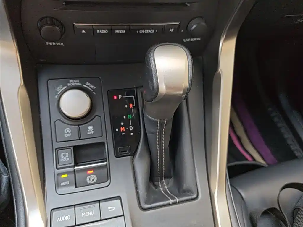 Lexus NX 2016 200 AWD F Sport фото 14