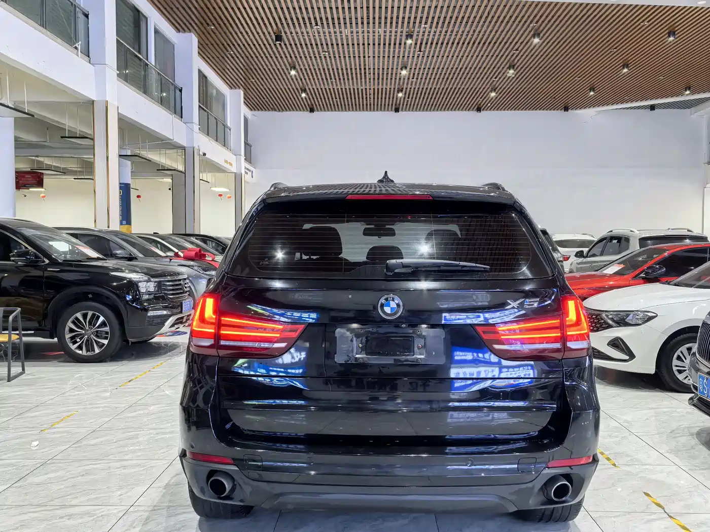 BMW X5 (Import) 2015 Model xDrive35i China Limited Edition фото 5