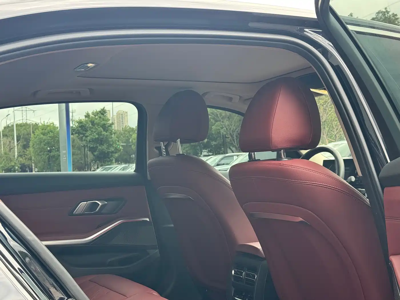 BMW 3 Series 2024 325Li M Sport Package фото 15