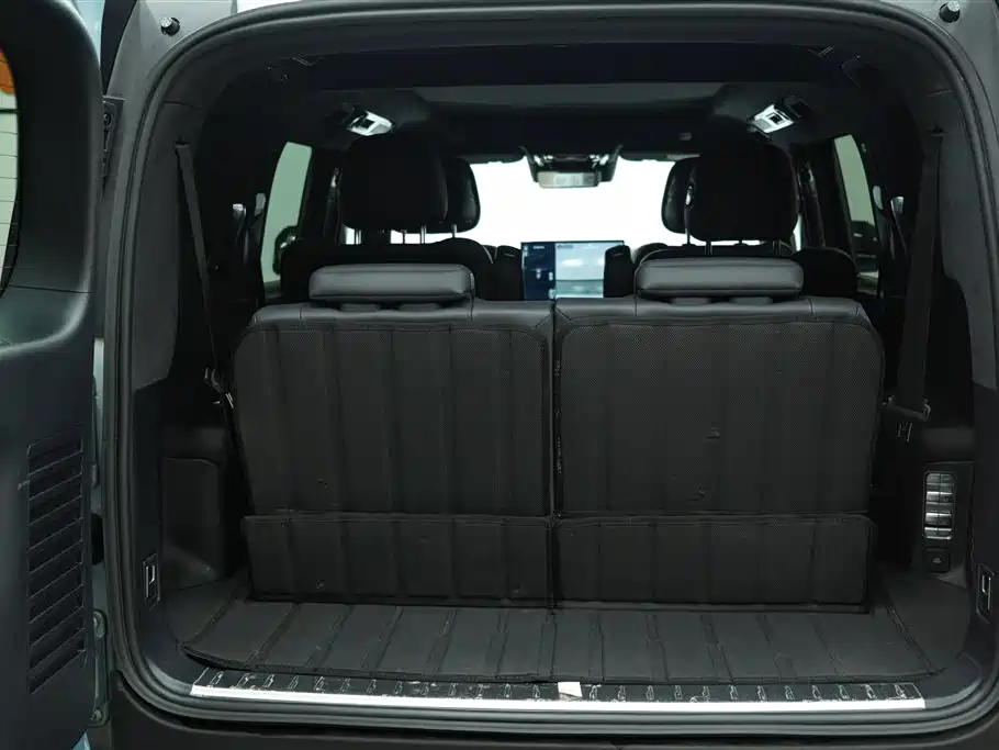 Fang Cheng Bao Leopard 8 2025 2025 Zhiyong Flagship 6-Seater
