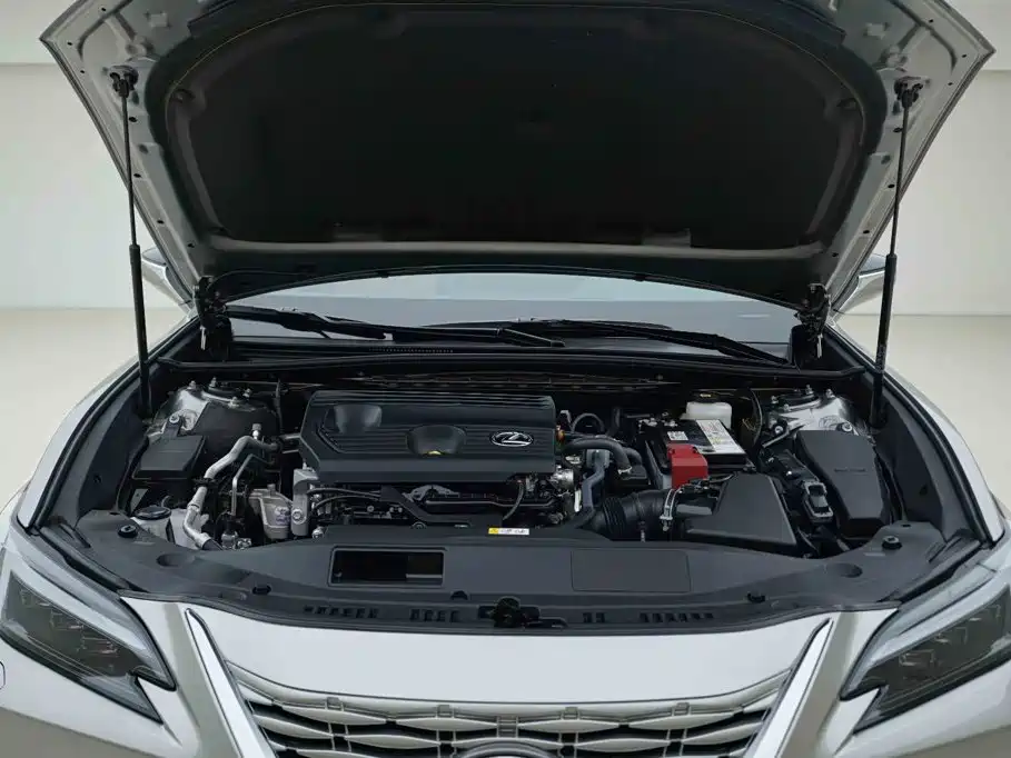 Lexus ES 2026 2025 200 Ultimate Edition