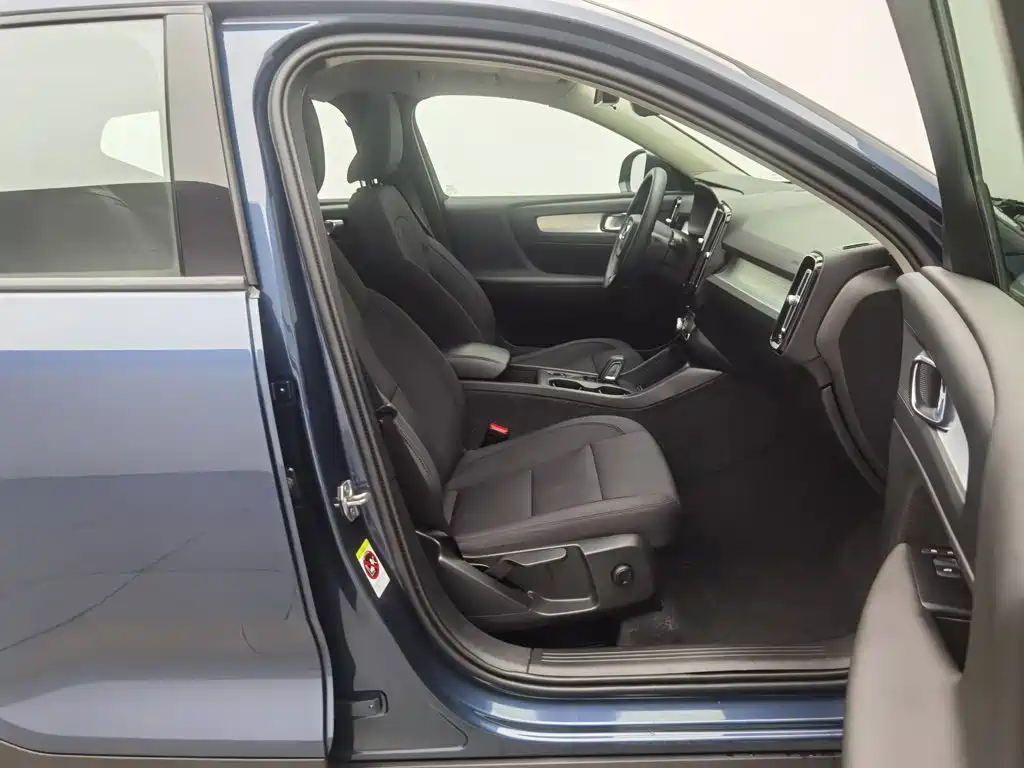 Photo 23 - Volvo XC40