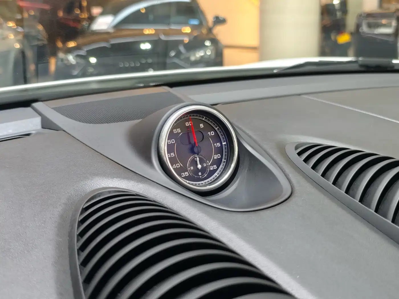 Porsche 718 2019 Boxster T 2.0T фото 7