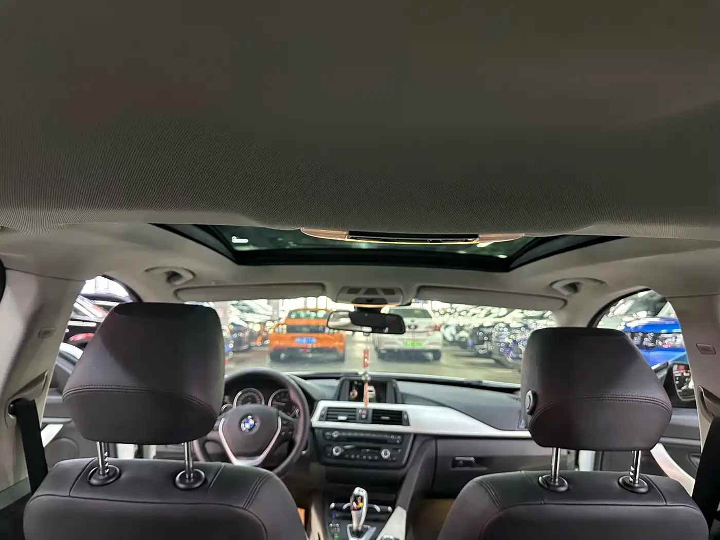 BMW 3 Series GT 2013 Model 320i Leading фото 15