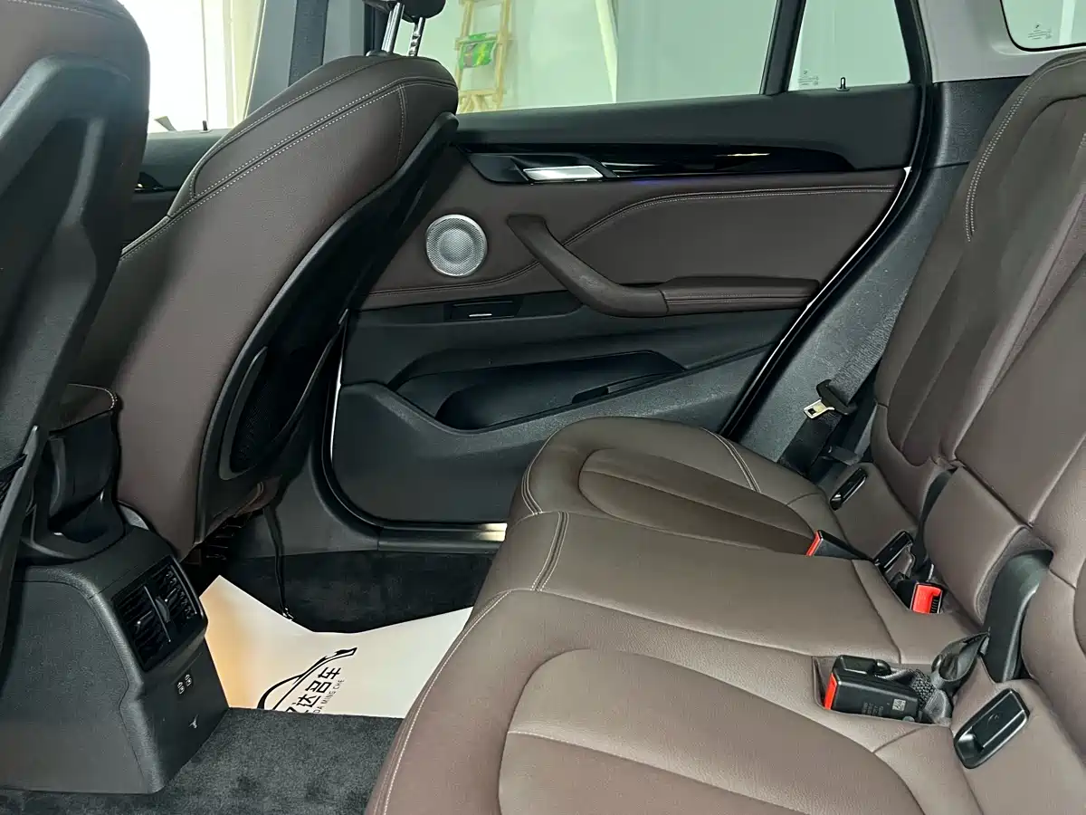 BMW X1 2021 Facelift sDrive20Li Fashion фото 16