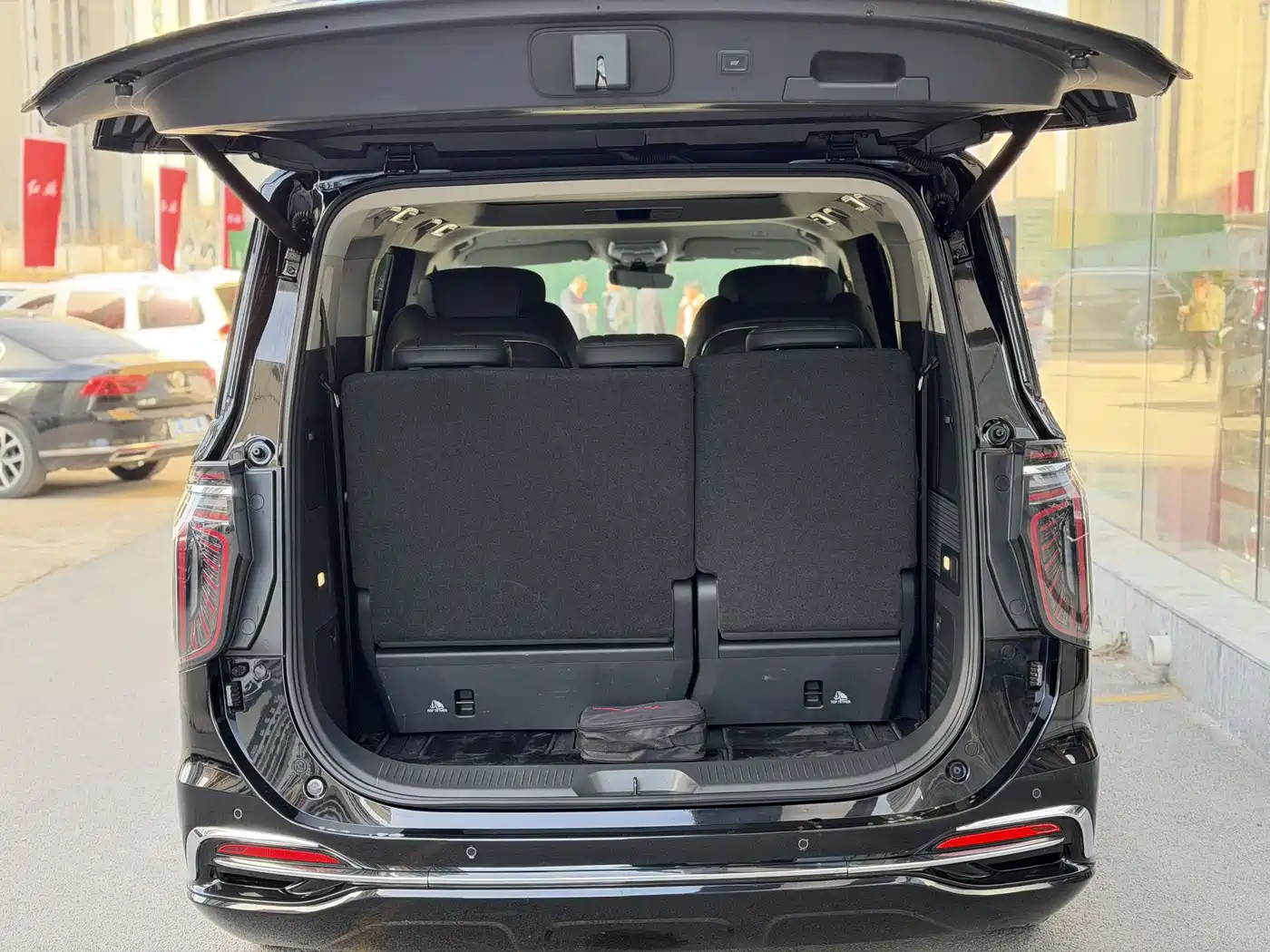 Hongqi HQ9 PHEV 2024 Model 2.0T AWD Business Edition фото 14