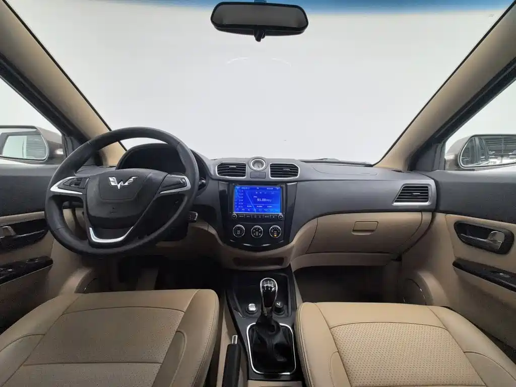 Wuling Motors Wuling Hongguang 2014 2014 1.5L S Luxury