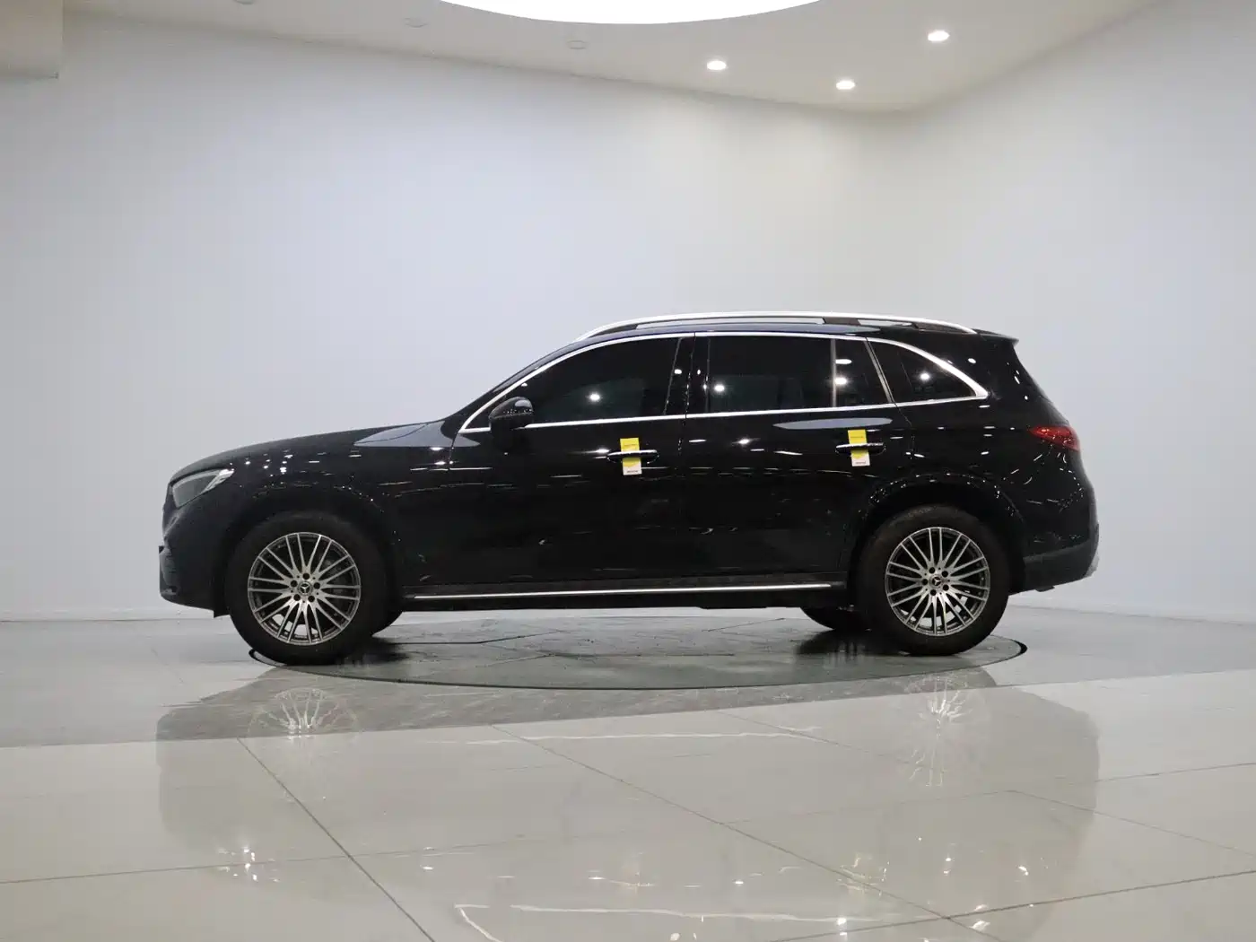 Mercedes-Benz GLC 2023 GLC 300 L 4MATIC Sport 5-Seater фото 10
