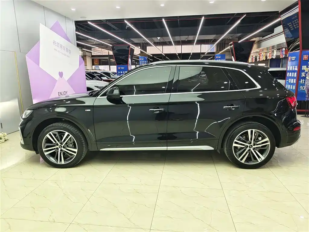 Audi Q5L 2022 40T Fashion Dynamic фото 7