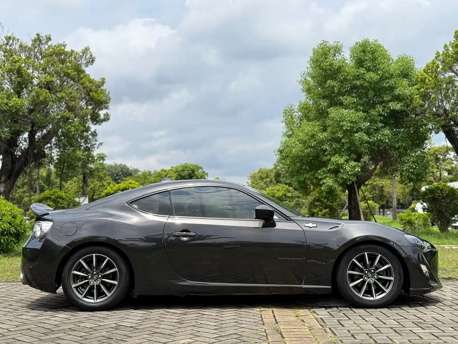 Фото 4 - Toyota 86