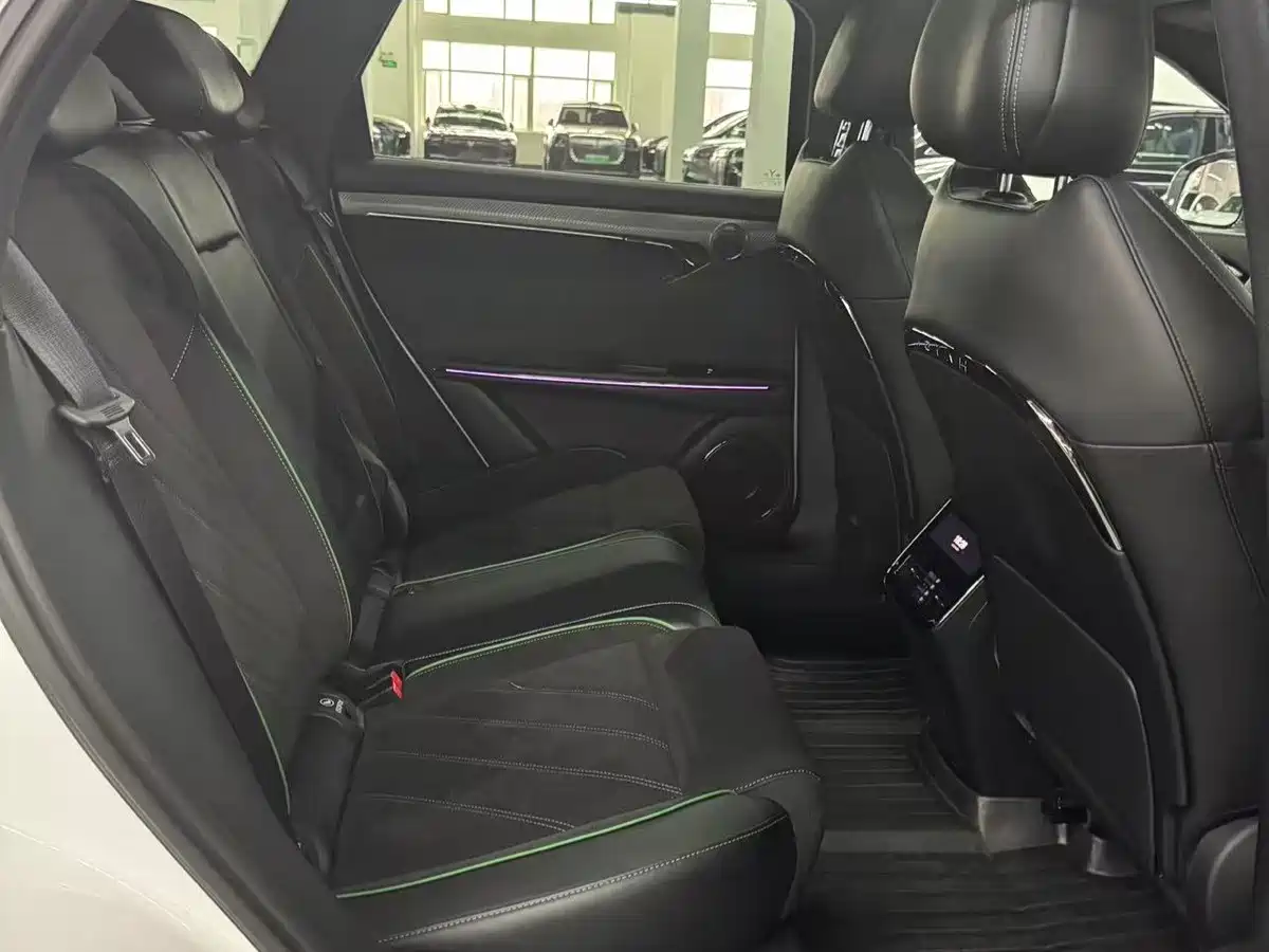 Voyah Auto VOYAH FREE 2025 2025 318 259km 4WD Explorer Edition