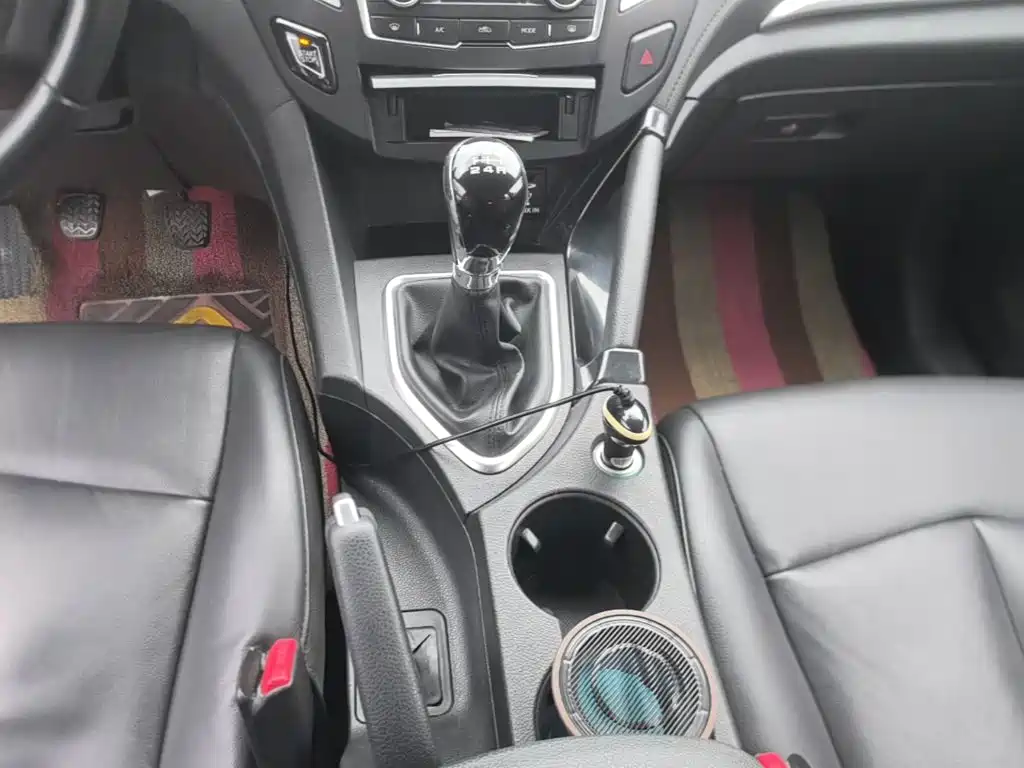 Dongfeng Aeolus Dongfeng Fengshen AX7 2015 2015 2.0L Manual Zhiyi Edition