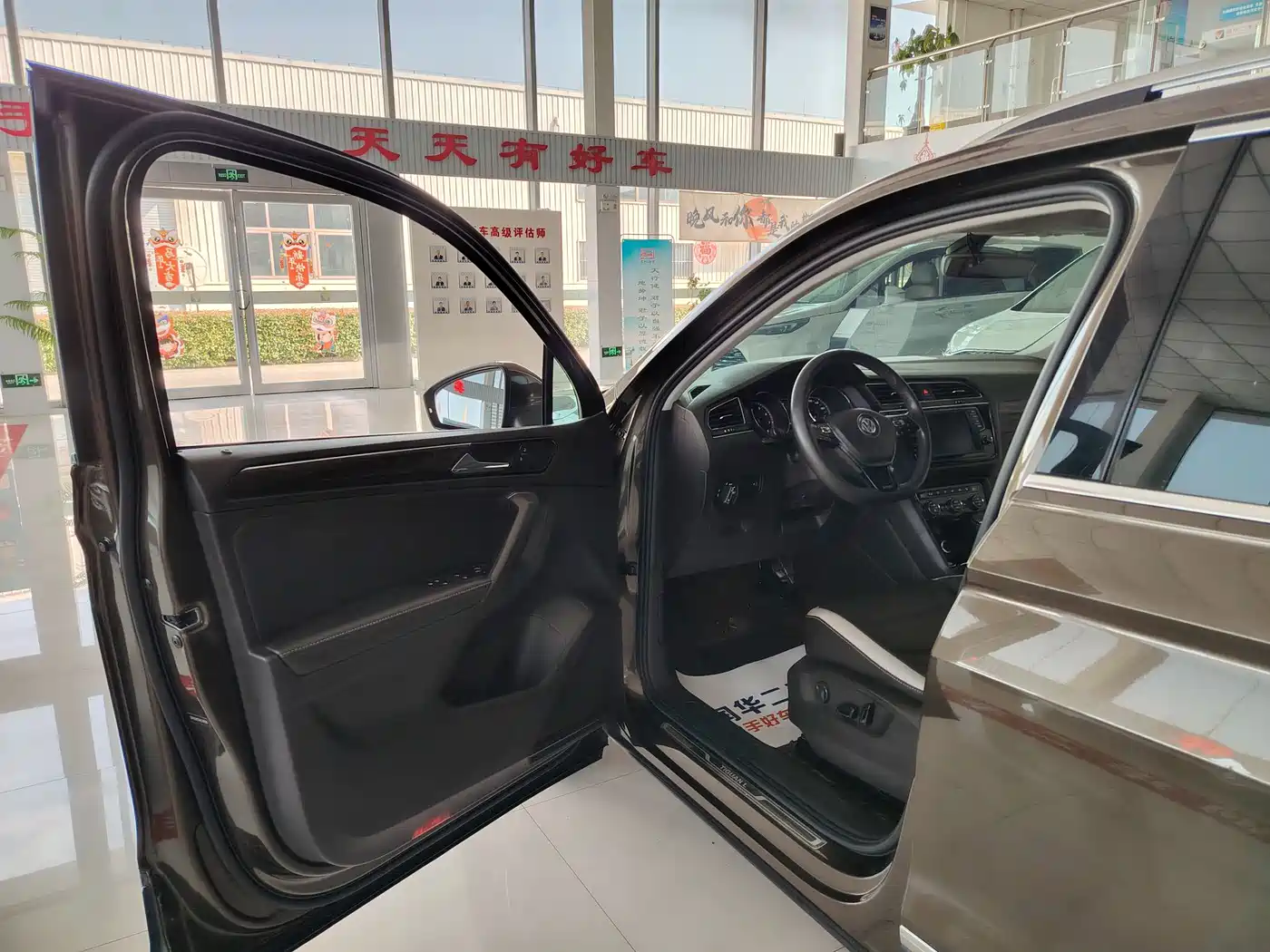 Volkswagen Tiguan L 2017 330TSI Automatic 2WD Luxury Edition фото 7