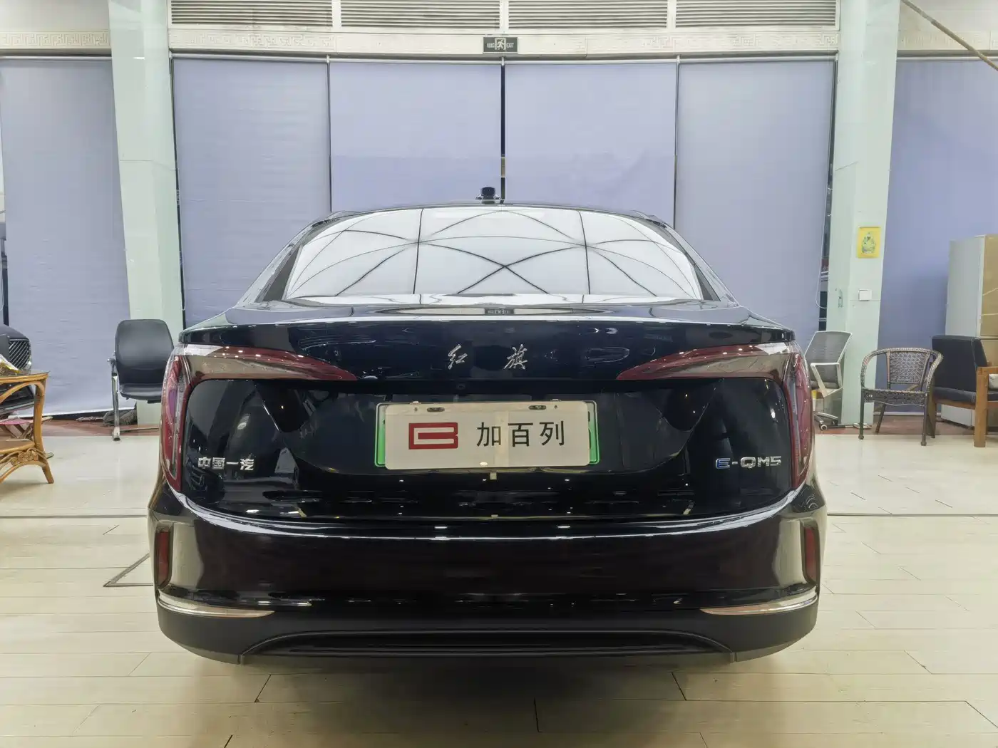 Hongqi HONGQI E QM5
