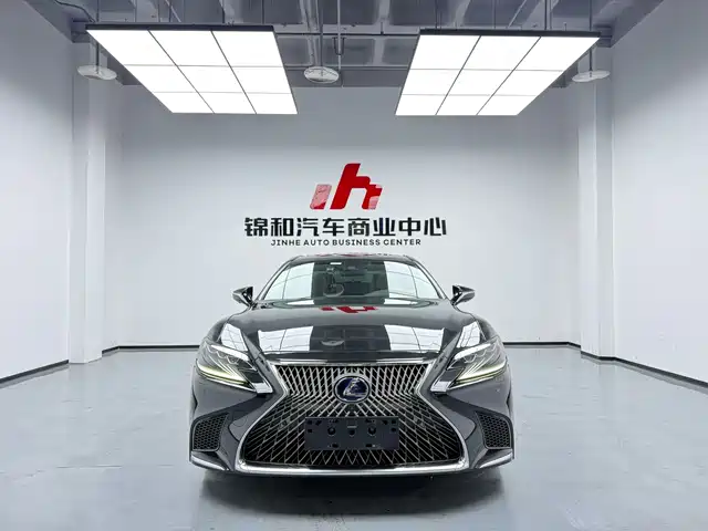 Lexus LS 2020