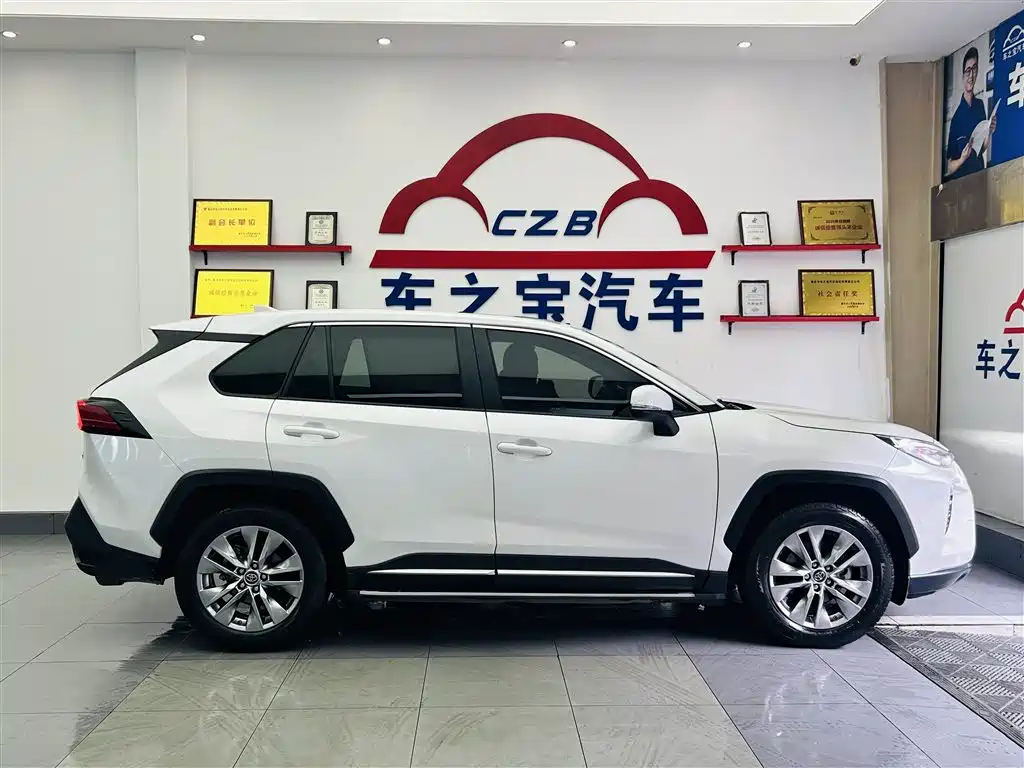 Toyota Wildlander 2021 2.0L CVT 2WD Luxury Edition фото 8
