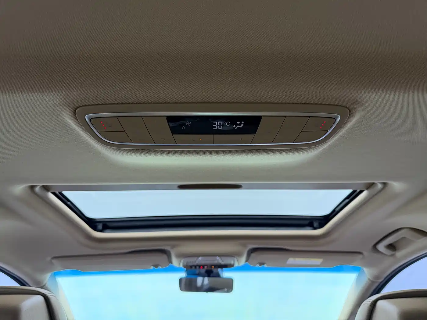 Buick GL8 2021 ES Landlord 653T Premium фото 10