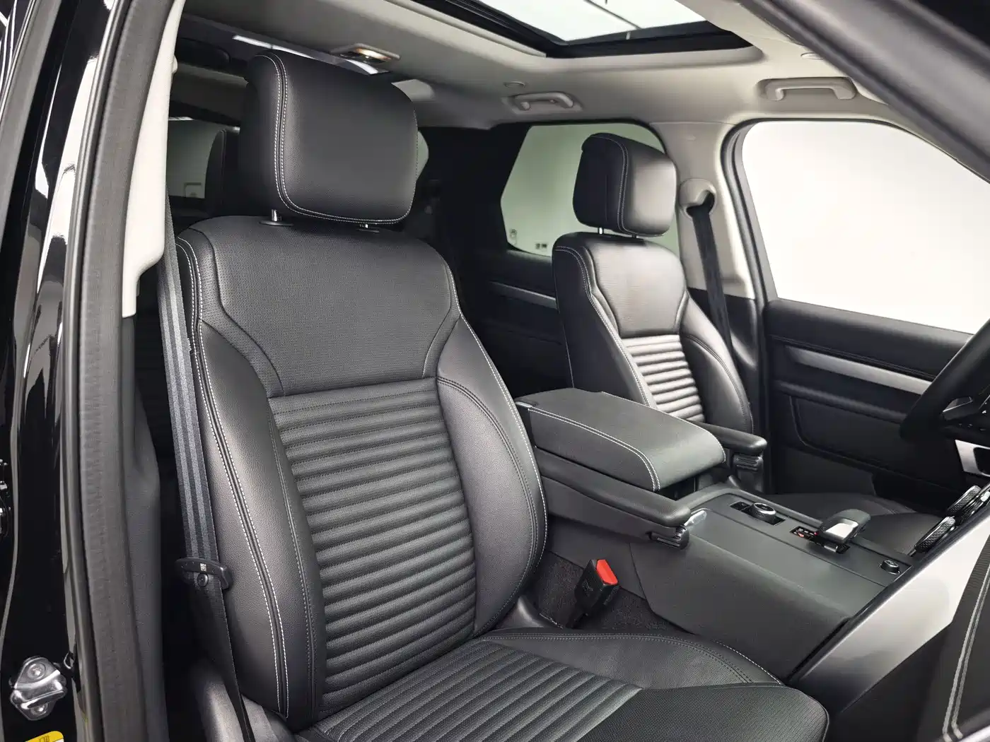 Land Rover Discovery 2023 2023 Facelift 360PS R-Dynamic SE