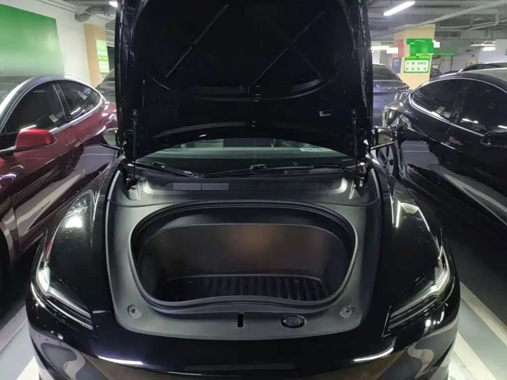 Фото 20 - Tesla Model 3