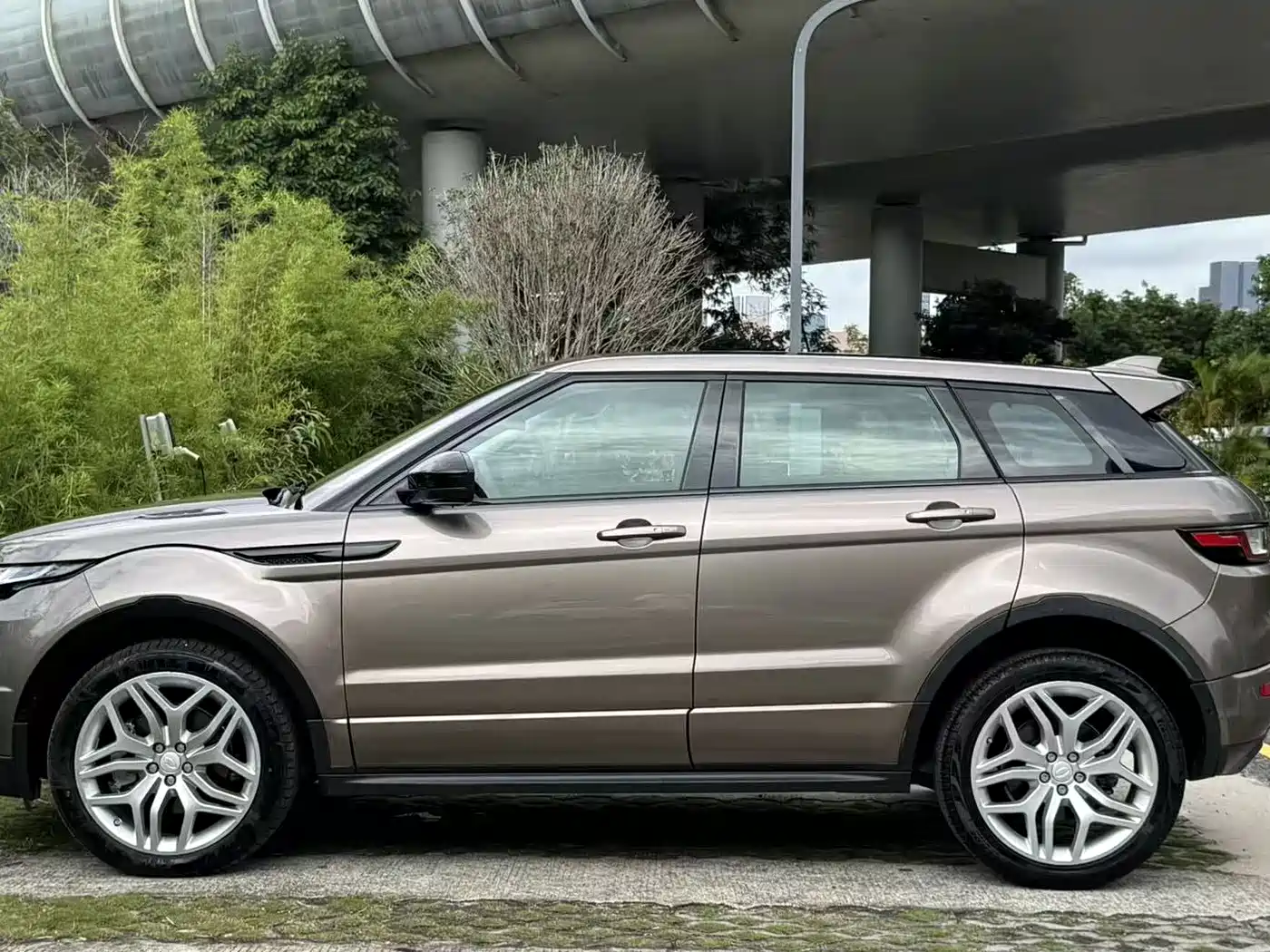 Land Rover Range Rover Evoque 2018 240PS HSE DYNAMIC Drive Edition фото 10