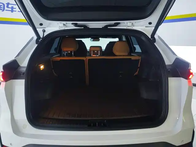 Geely Galaxy Galaxy L7 2025 EM-i 115km Explorer Edition — фото 4