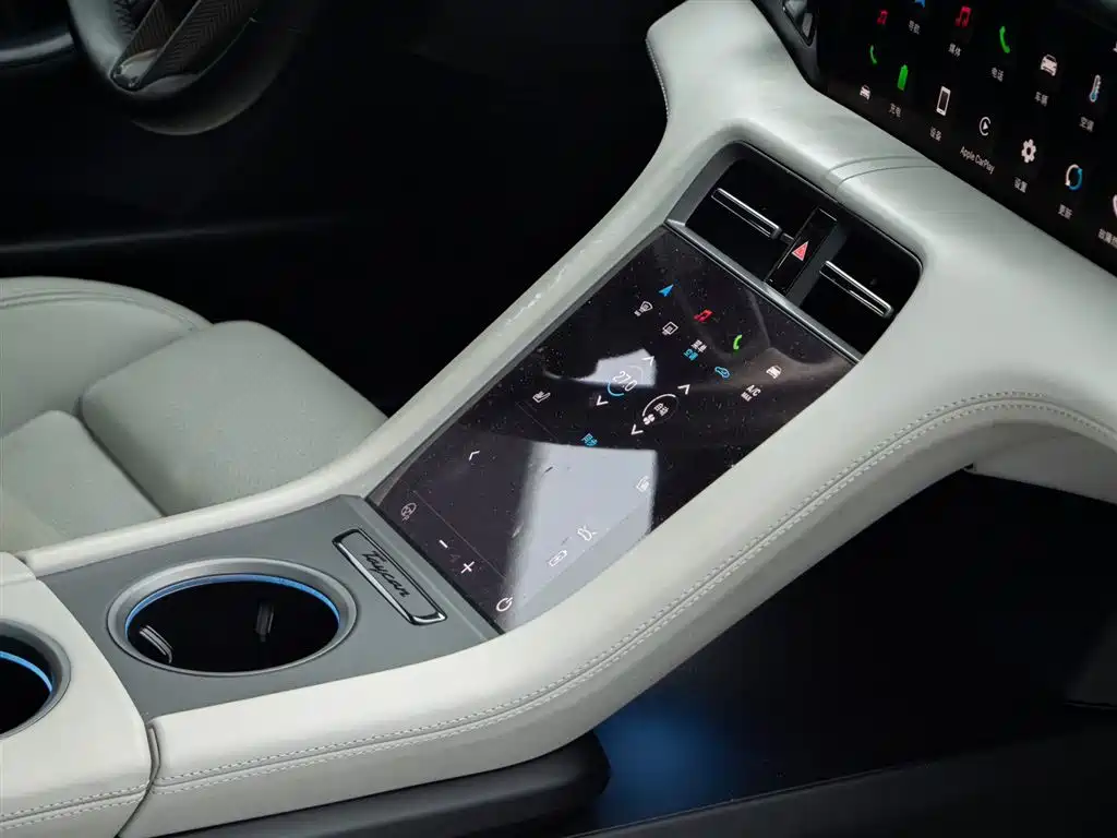 Porsche Taycan 2019 Taycan 4S фото 25