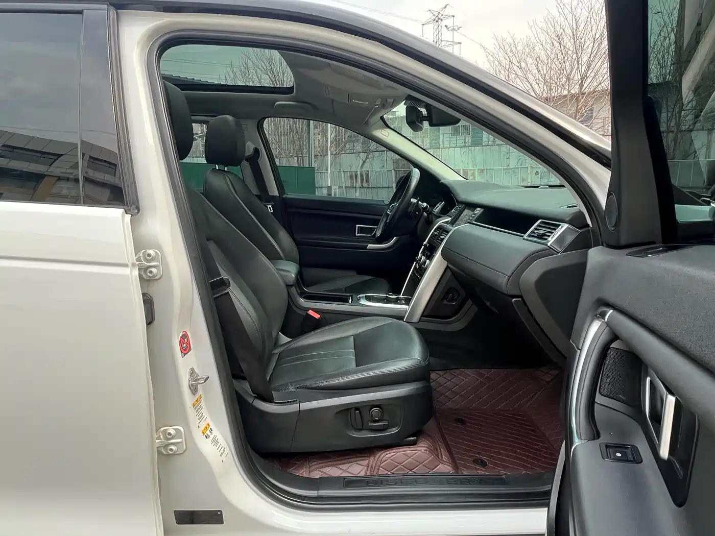 Land Rover Discovery Sport 2018 240PS SE Edition фото 14