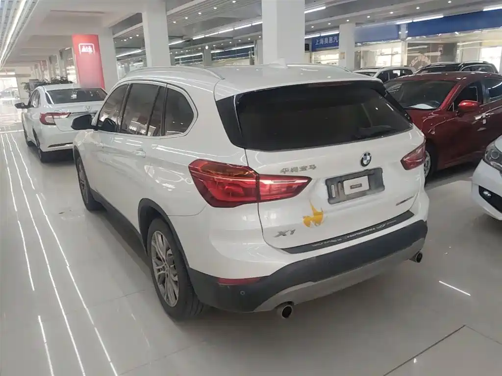 BMW X1 2018 sDrive20Li Leading Model фото 5