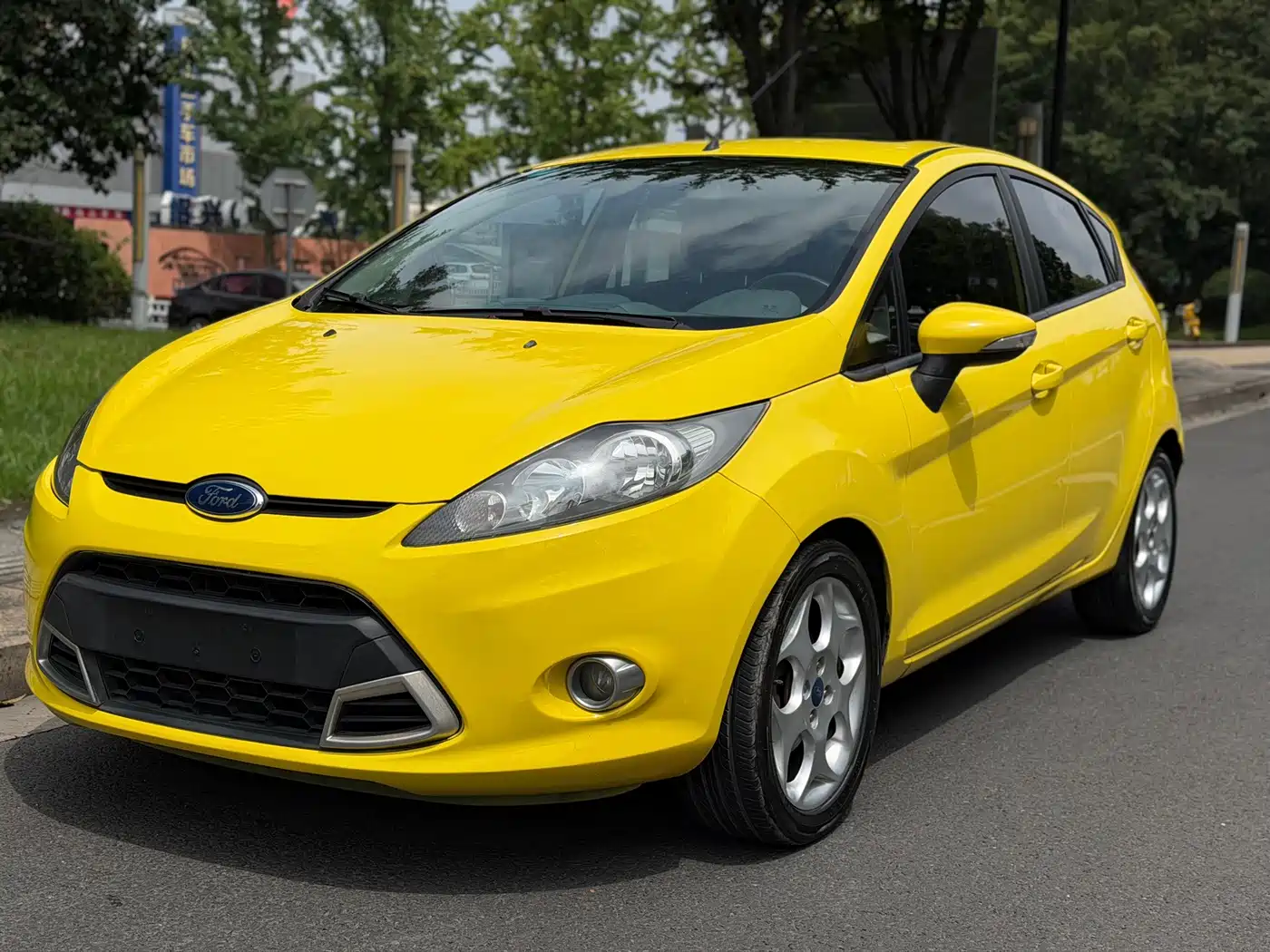 Фото 1 - Ford Fiesta