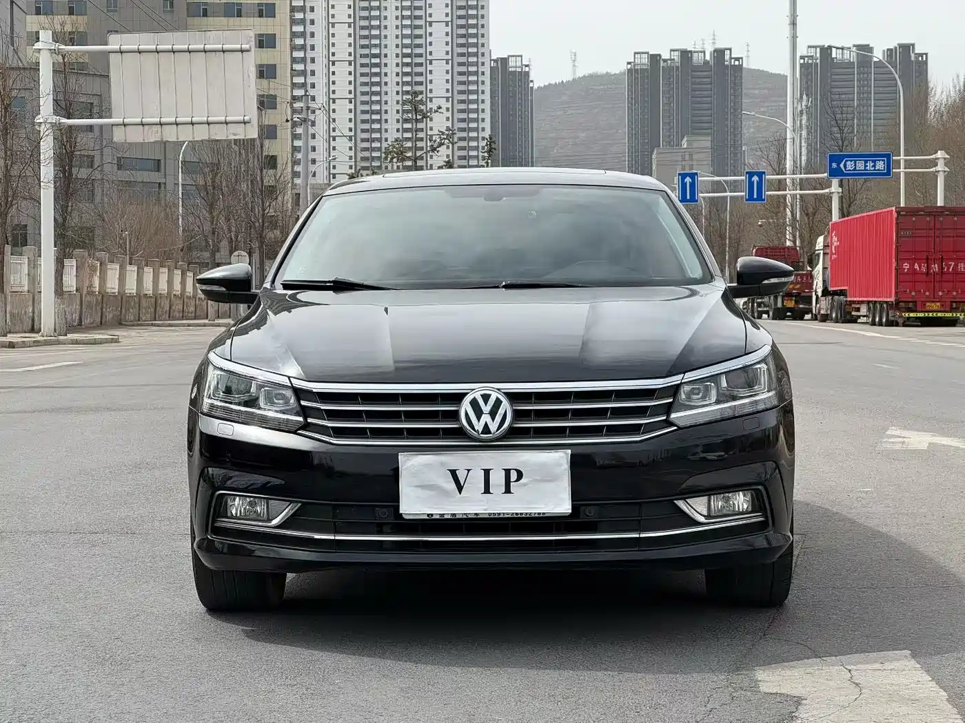 Volkswagen Passat 2017 330TSI DSG Luxury фото 2