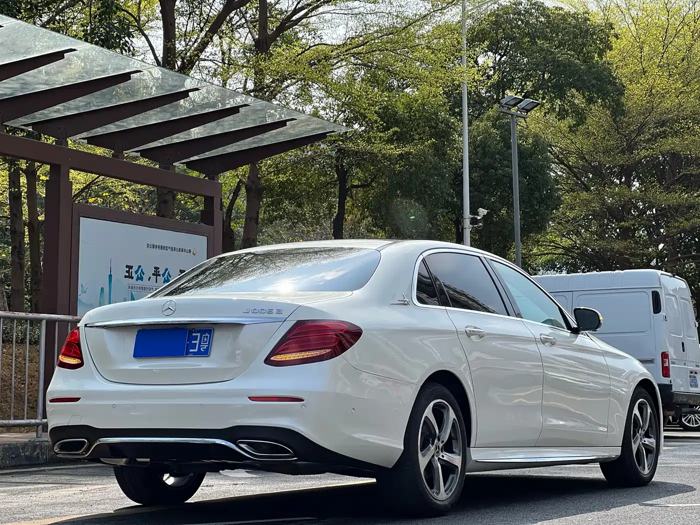 Mercedes-Benz E-Class 2017 E 300 L Sport Luxury фото 11